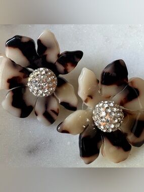 Lele Sadoughi Tortoise Flower Statement Earrings Rhinestone Center